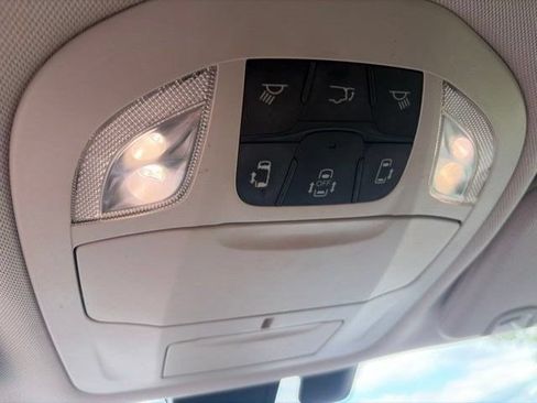Used 2017 Chrysler Pacifica Touring-L FWD image 27