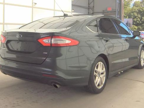 Used 2015 Ford Fusion SE FWD image 3