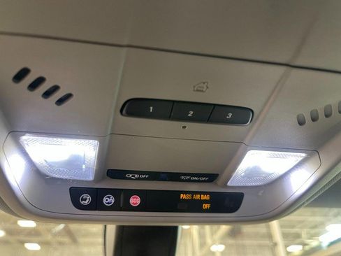 Used 2018 Chevrolet Equinox LT image 33