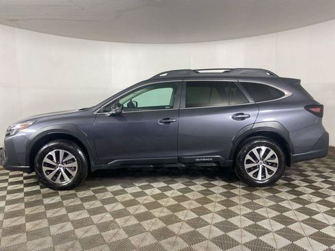 Used 2025 Subaru Outback Premium AWD/4WD image 13