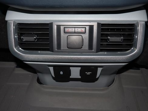 Used 2022 Ford F150 Limited image 27
