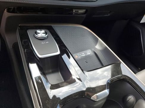 New 2026 Buick Enclave Avenir w/ Super Cruise Package FWD image 24