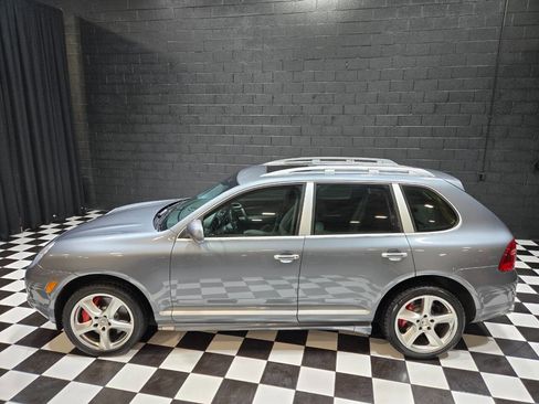 Used 2006 Porsche Cayenne Turbo S image 2