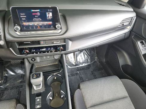 Certified 2025 Nissan Rogue SV FWD image 17