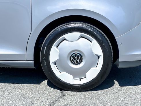 New 2025 Volkswagen ID. Buzz 1st Edition image 23