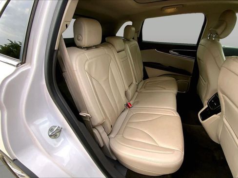 Used 2018 Lincoln MKX Reserve w/ Driver Assistance Package FWD image 19