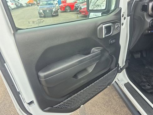 Used 2023 Jeep Wrangler Unlimited w/ Sun & Screen Package image 20