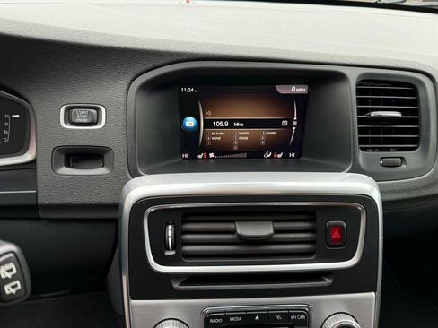 Used 2018 Volvo V60 T5 Cross Country w/ Convenience Package image 22