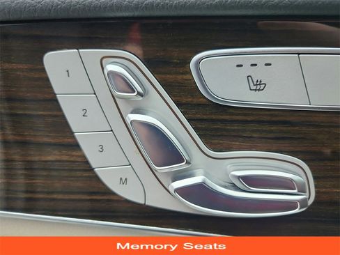 Used 2017 Mercedes-Benz GLC 300 4MATIC image 34