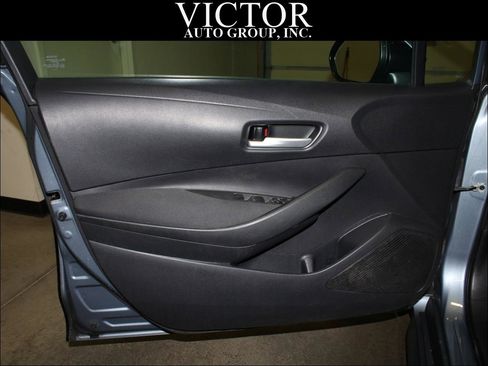 Used 2020 Toyota Corolla LE FWD image 15