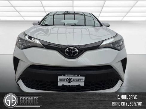 Used 2022 Toyota C-HR XLE image 8