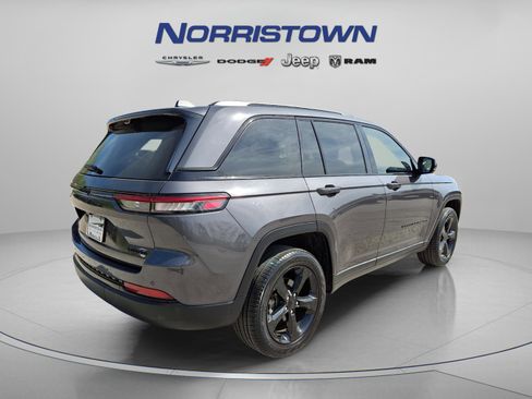 Certified 2023 Jeep Grand Cherokee Limited w/ Luxury Tech Group II image 6