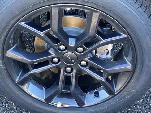 New 2025 Jeep Grand Cherokee Limited image 6