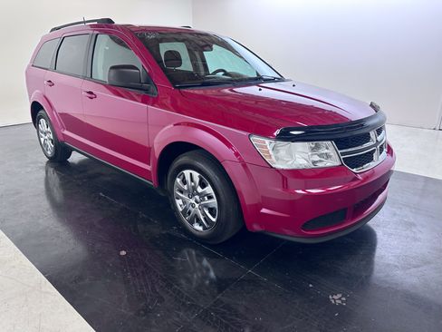 Used 2019 Dodge Journey SE FWD image 4