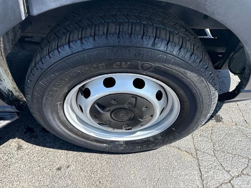 Used 2019 Ford Transit 250 148 Medium Roof image 10