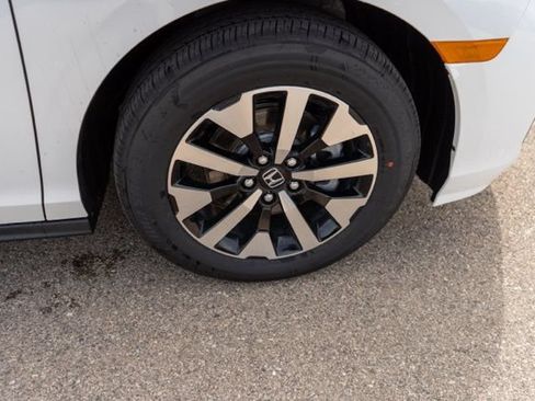 Used 2026 Honda Odyssey EX-L image 9