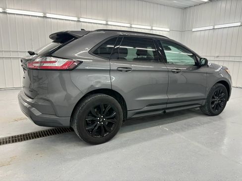 Used 2022 Ford Edge SE w/ Black Appearance Package AWD/4WD image 3