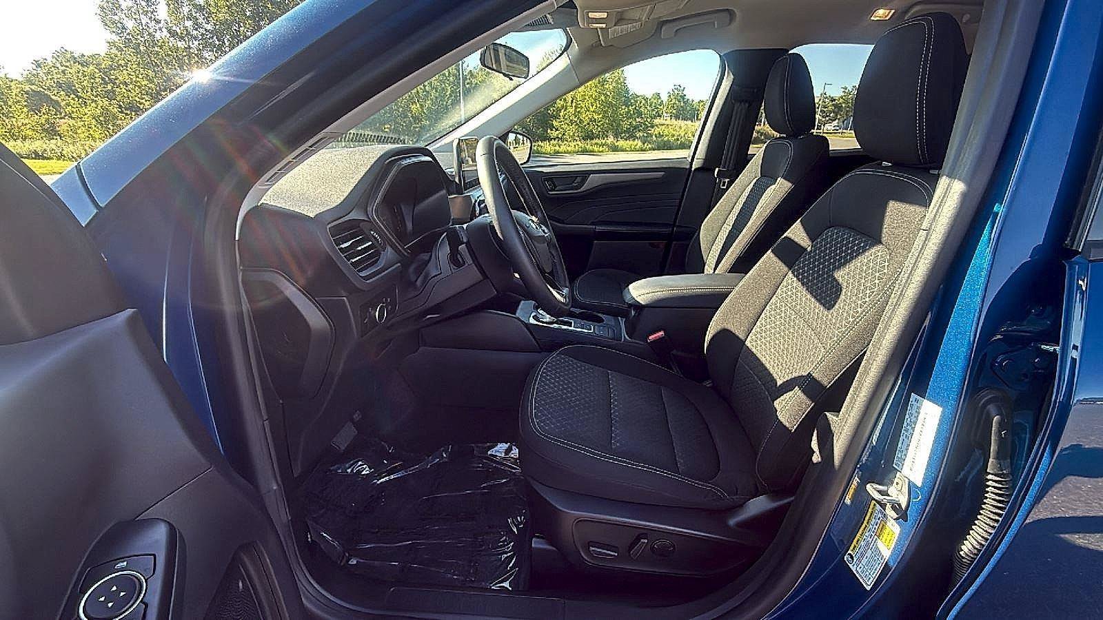 Used 2023 Ford Escape Active AWD/4WD image 25