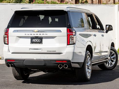 Used 2023 Chevrolet Suburban Premier w/ Premium Package AWD/4WD image 6
