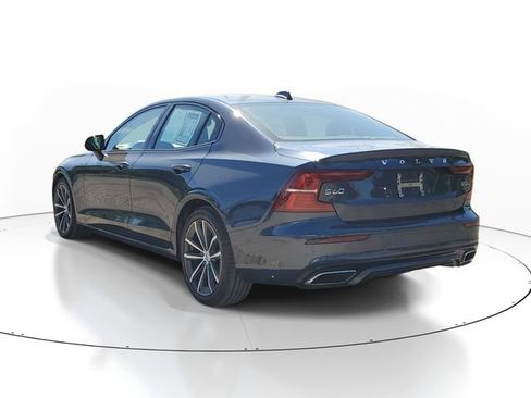 Used 2022 Volvo S60 B5 Momentum AWD/4WD image 3
