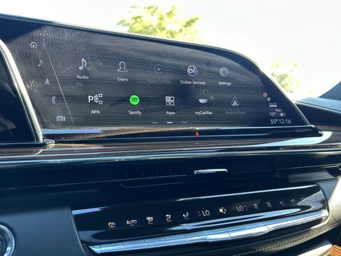 Used 2023 Cadillac Escalade ESV Premium Luxury image 24