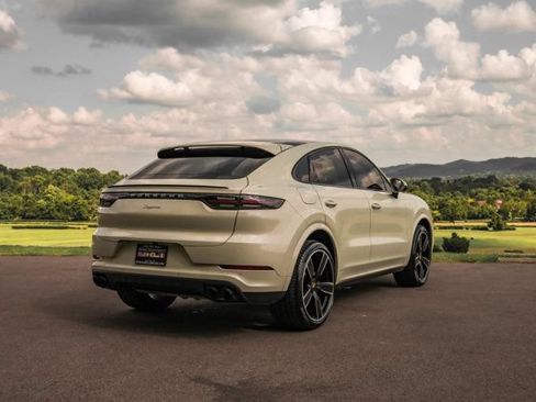 Used 2022 Porsche Cayenne Coupe AWD/4WD image 9