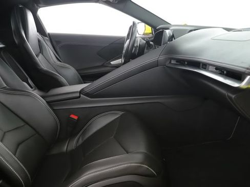 Used 2021 Chevrolet Corvette Stingray Coupe w/ 1LT RWD image 29