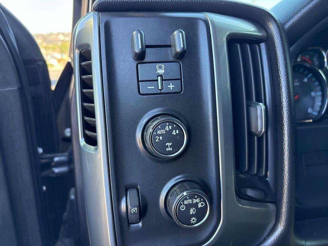 Used 2015 Chevrolet Silverado 1500 LT w/ All Star Edition AWD/4WD image 15