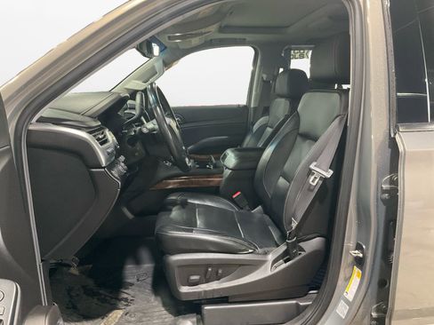 Used 2017 Chevrolet Suburban Premier image 9