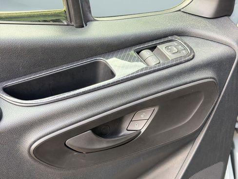 Used 2021 Mercedes-Benz Sprinter 2500 image 10