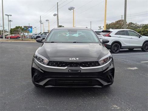 Used 2024 Kia Forte LXS image 3