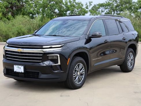 New 2026 Chevrolet Traverse LT w/ Driver Confidence Package FWD image 3