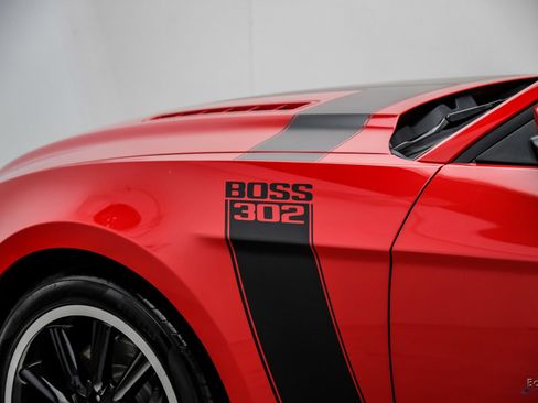 Used 2013 Ford Mustang Boss 302 w/ Boss 302 Accessory Pkg RWD image 32