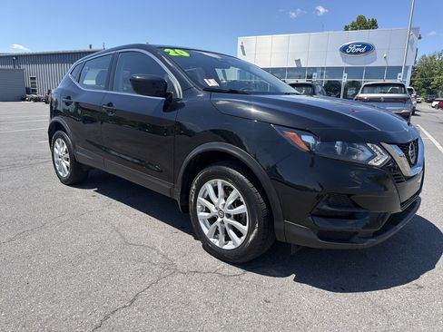 Used 2020 Nissan Rogue Sport S w/ Appearance Package AWD/4WD image 1