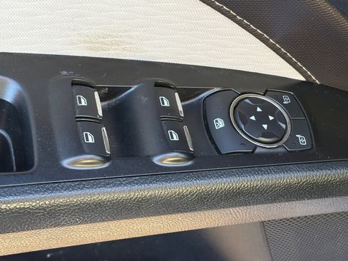 Used 2019 Ford Fusion SE w/ Equipment Group 151A FWD image 8