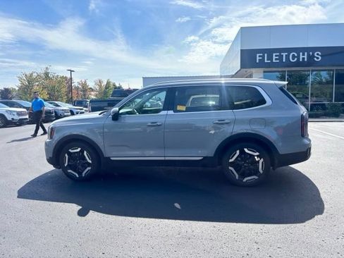 Used 2024 Kia Telluride EX AWD/4WD image 9