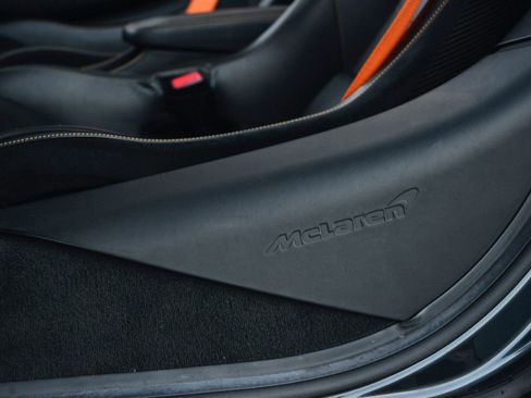 Used 2020 McLaren 600LT Spider RWD image 14