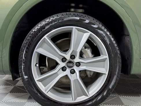 Used 2025 Audi Q5 2.0T Premium w/ Convenience Plus Package image 9