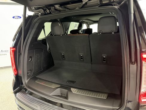 Used 2023 GMC Yukon Denali Ultimate image 32