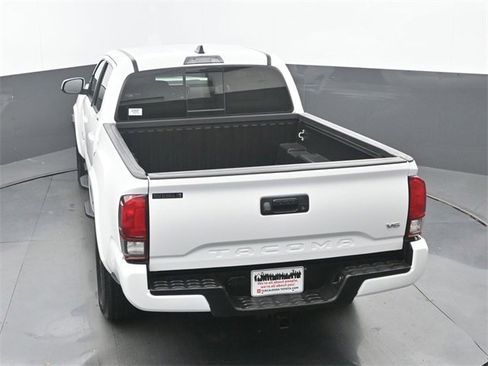 Used 2022 Toyota Tacoma SR5 w/ Technology Package image 31