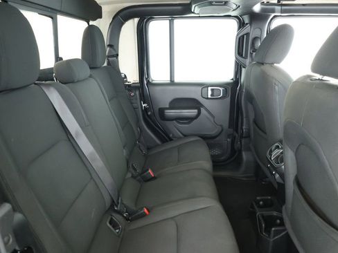 Used 2021 Jeep Gladiator Sport image 19
