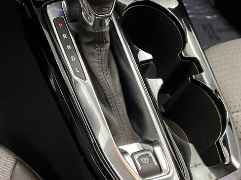 Used 2025 Chevrolet Trax LT w/ LT Convenience Package image 44