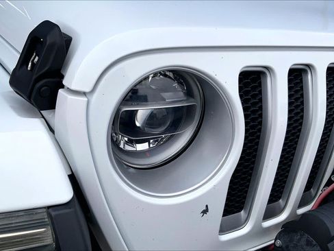 Used 2018 Jeep Wrangler Unlimited Sahara AWD/4WD image 28