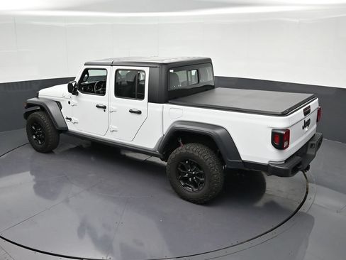 Used 2023 Jeep Gladiator Sport AWD/4WD image 19