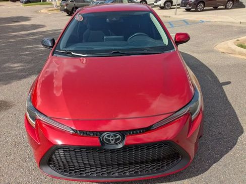 Used 2020 Toyota Corolla LE FWD image 4