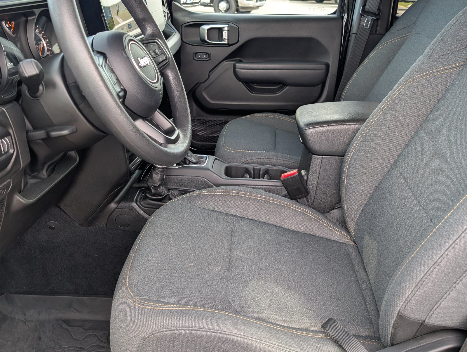Used 2025 Jeep Gladiator Sport AWD/4WD image 13