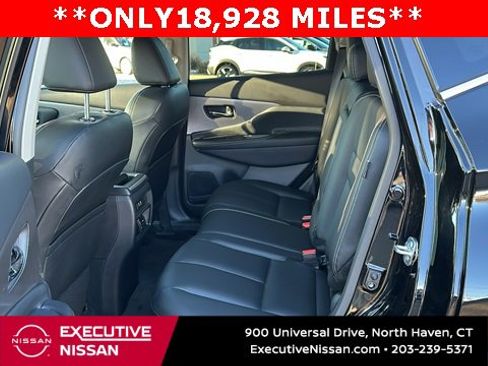 Certified 2024 Nissan Murano SV w/ SV Midnight Edition Package image 21