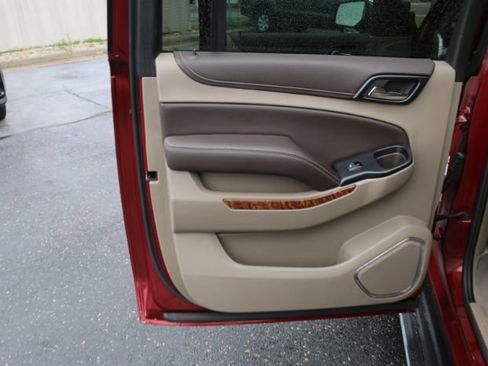 Used 2017 Chevrolet Suburban Premier image 16