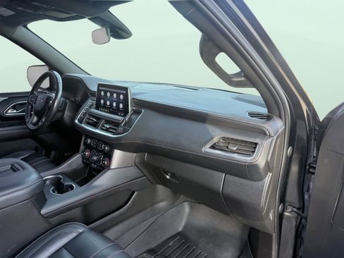 Used 2021 Chevrolet Suburban RST w/ Luxury Package image 36