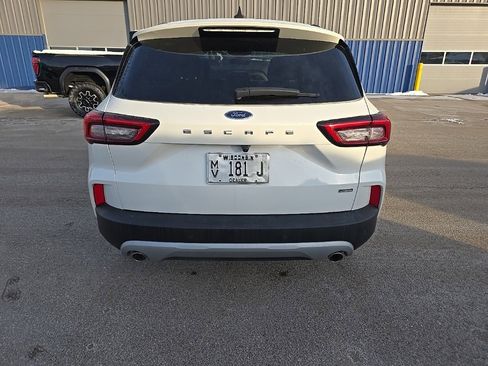 Used 2023 Ford Escape SE image 4